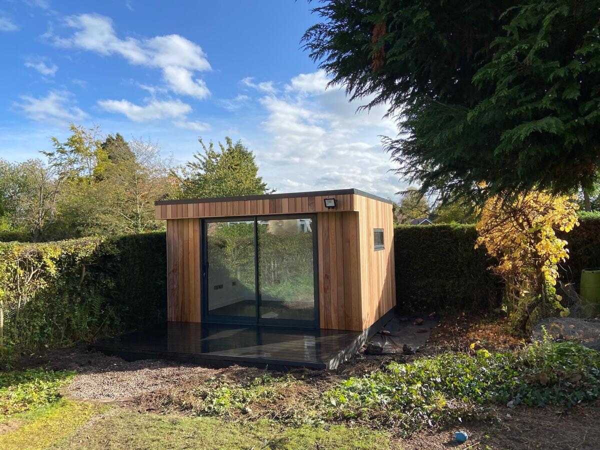 SIP Garden Office in Surrey - cedar cladding and aluminium glazing